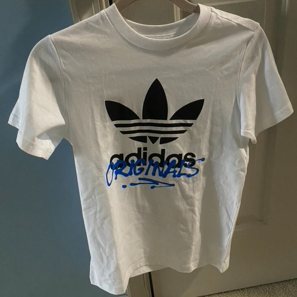 NWT Adidas Originals Kids Medium T-Shirt NWT short sleeve